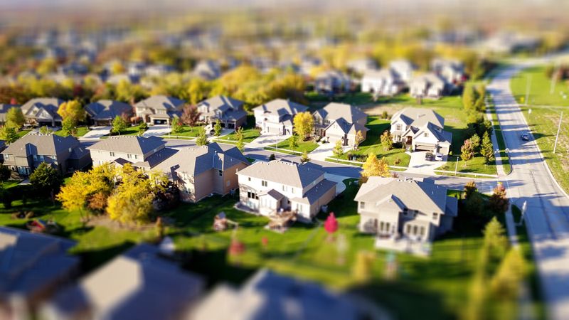 Real estate agent responding to buyer inquiry on mobile